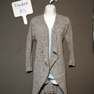Divided long gray flow front cardigan.  Size xs.